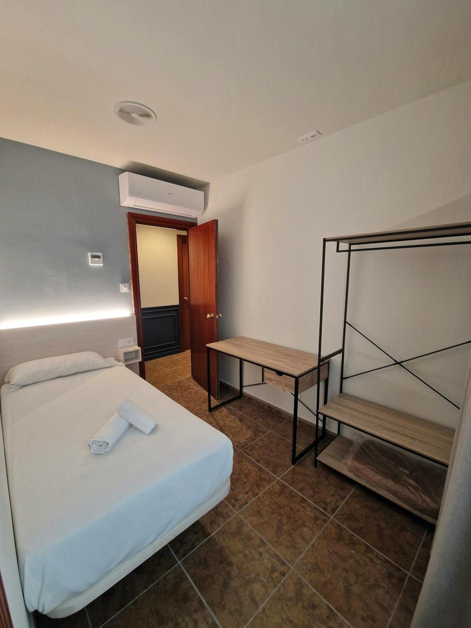 Hostal Rugaca Уэска Экстерьер фото