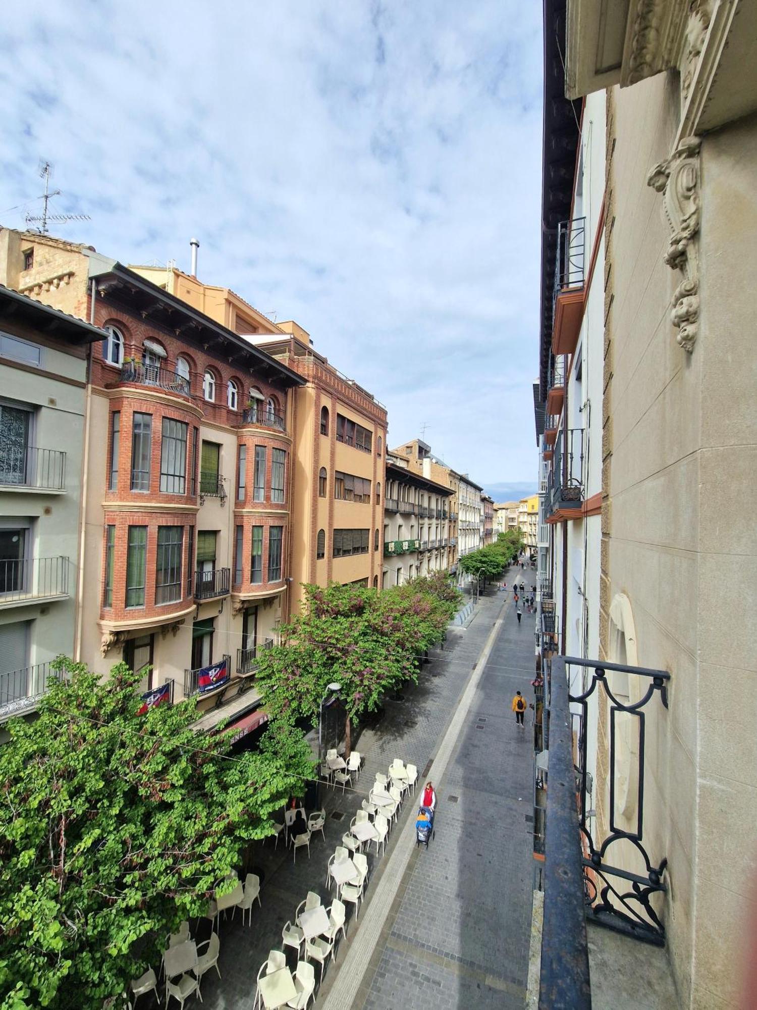 Hostal Rugaca Уэска Экстерьер фото