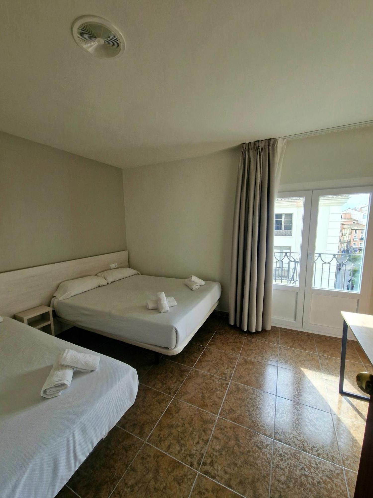 Hostal Rugaca Уэска Экстерьер фото