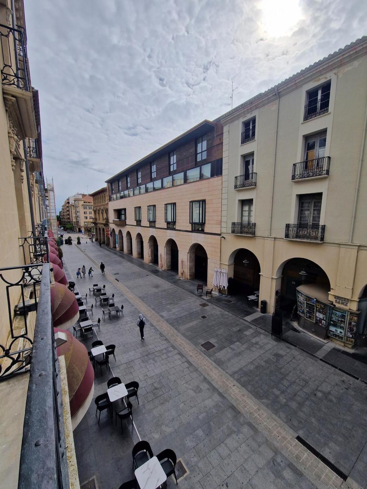 Hostal Rugaca Уэска Экстерьер фото