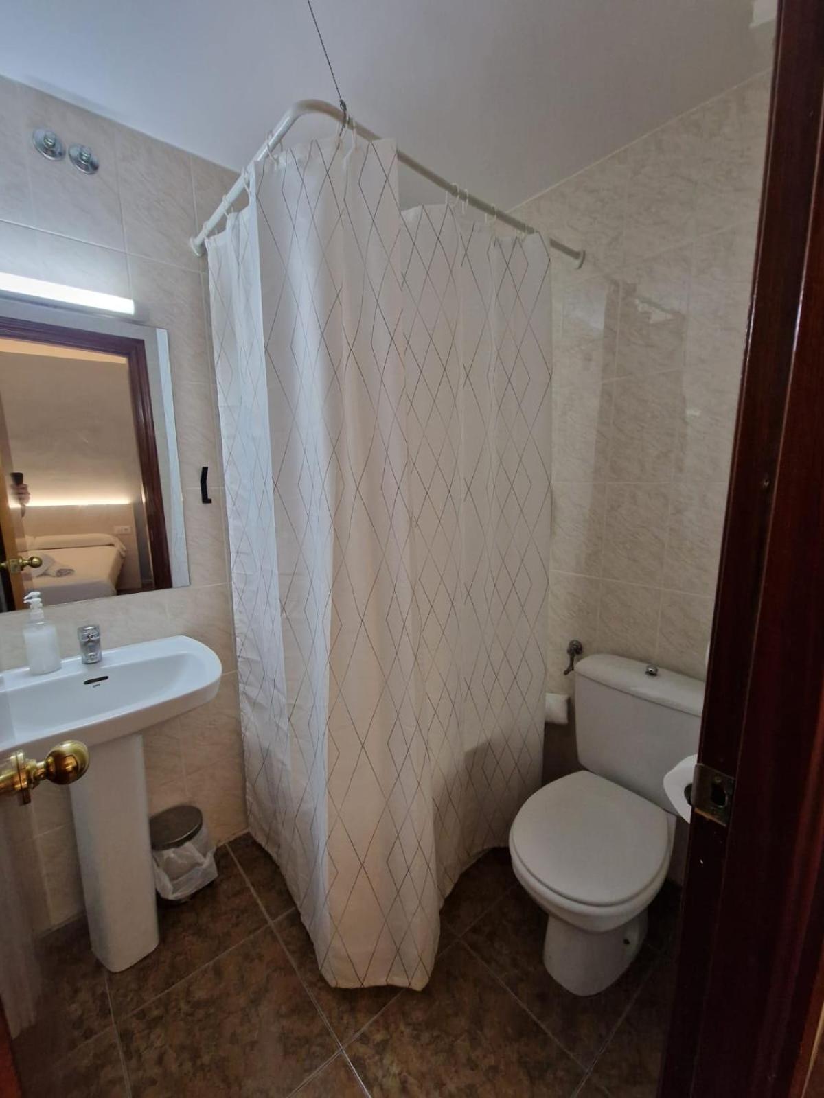 Hostal Rugaca Уэска Экстерьер фото