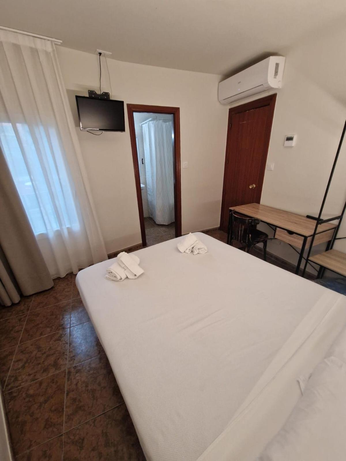 Hostal Rugaca Уэска Экстерьер фото